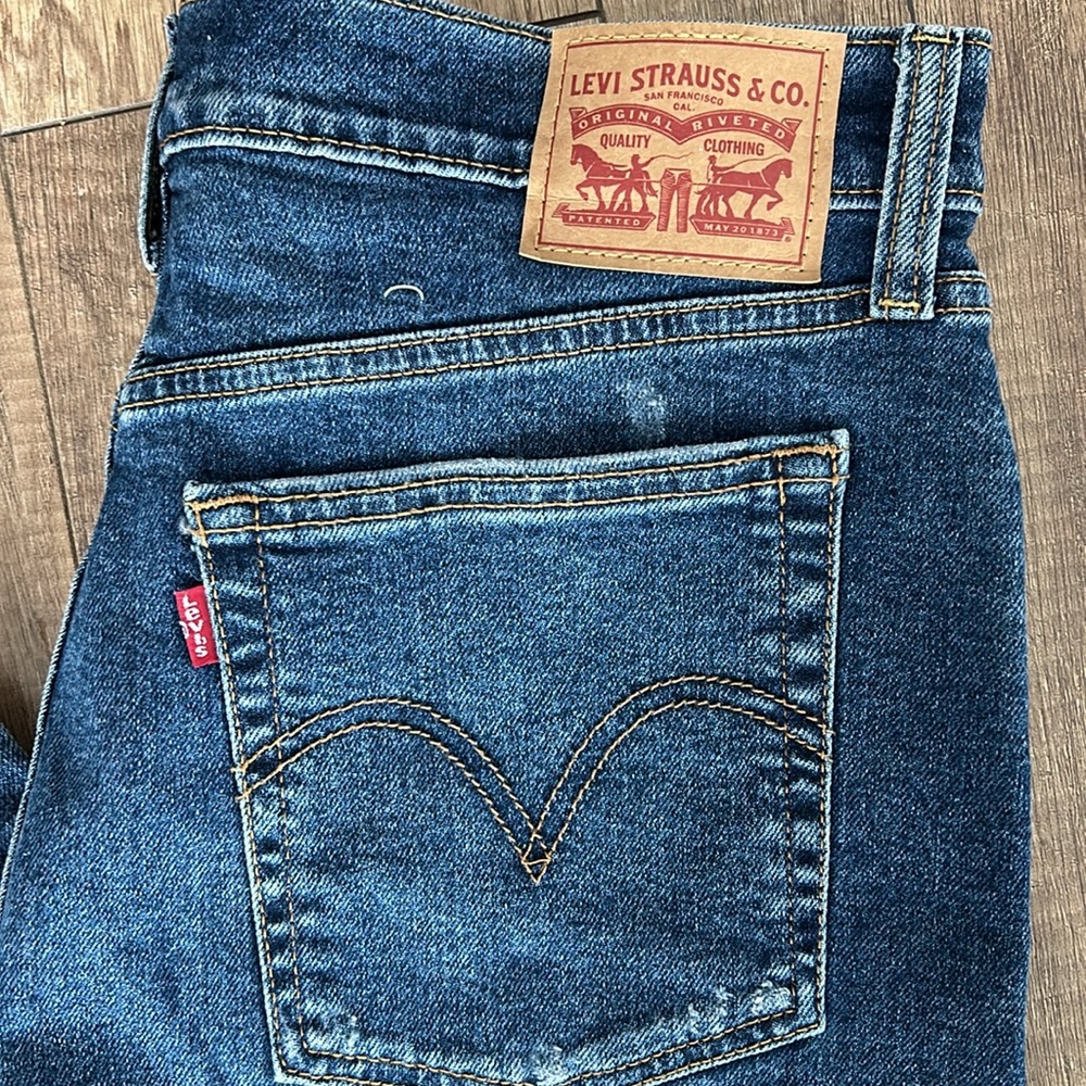 Levi's Wedgie Straight - Picture 3 of 10